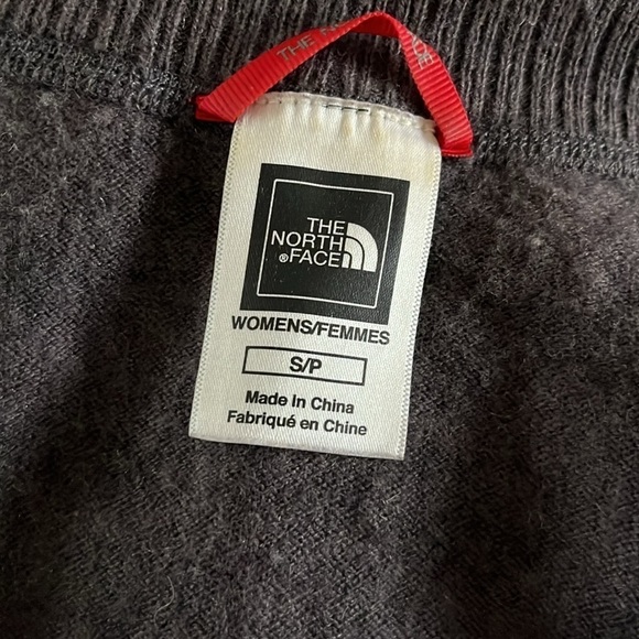 The North Face Gray and Black Wool Blend Floral Zip Up Sweatshirt - Picture 6 of 9